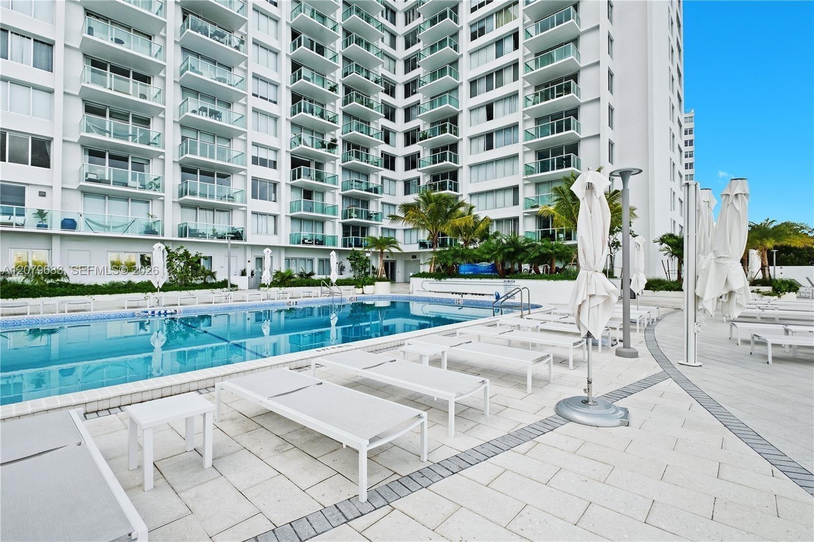 1000 West Avenue Ph27 Property Photo 36