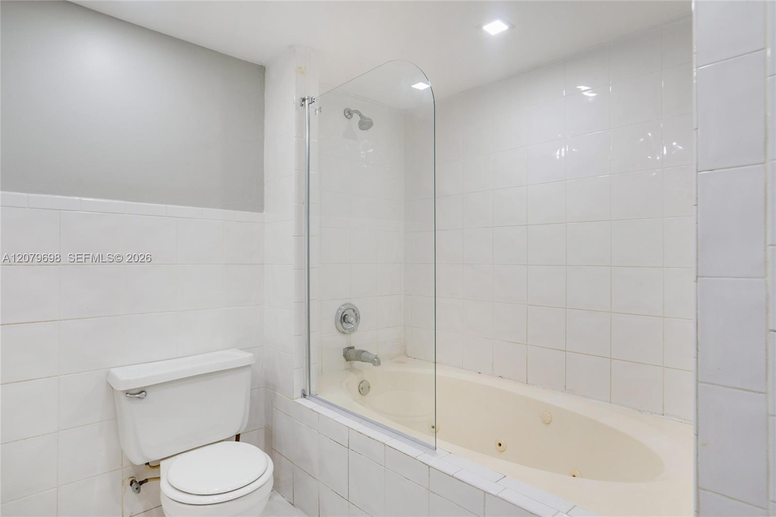 6535 Nw 6th Avenue Property Photo 11