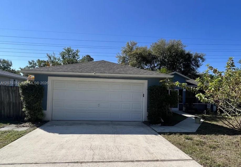 2425 Delys Street Property Photo 7