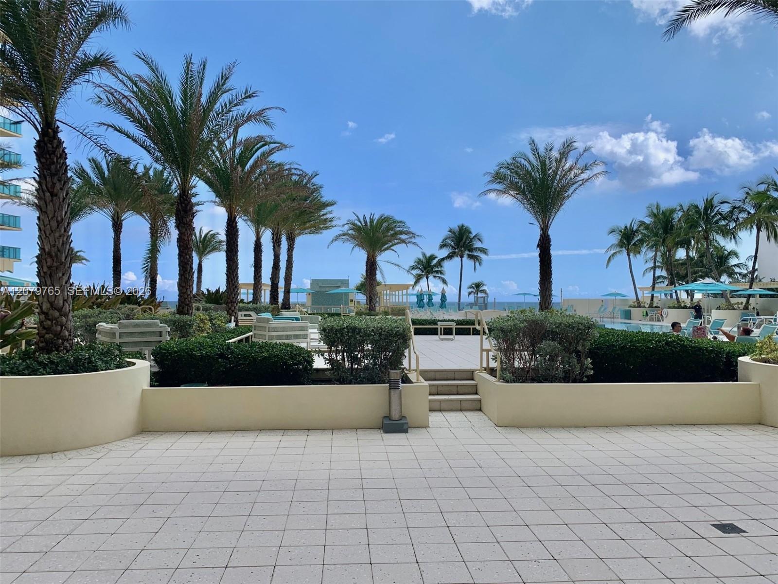 2501 S Ocean Drive L10 Property Photo 17