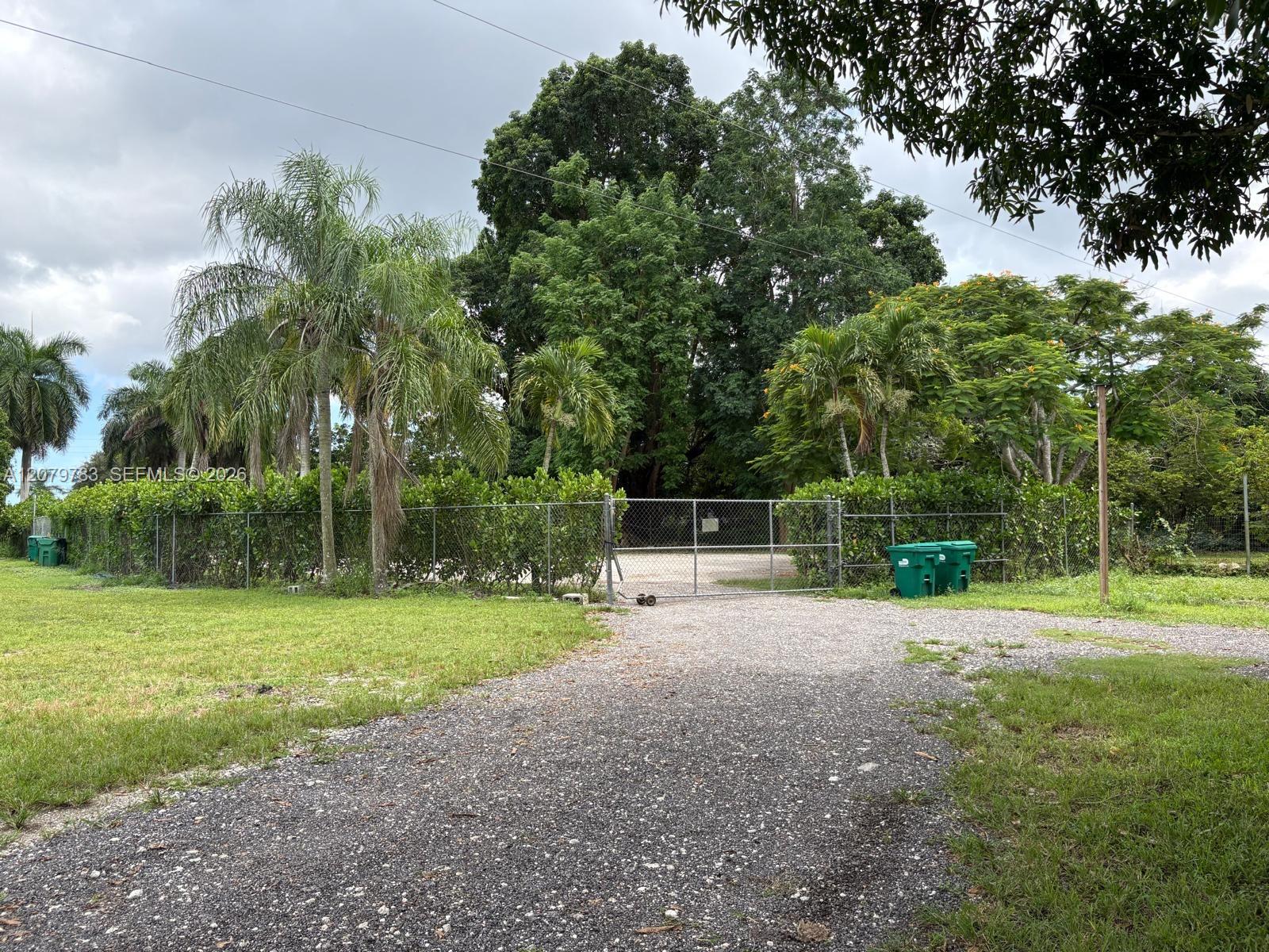 17725 Sw 218th Street Property Photo 4