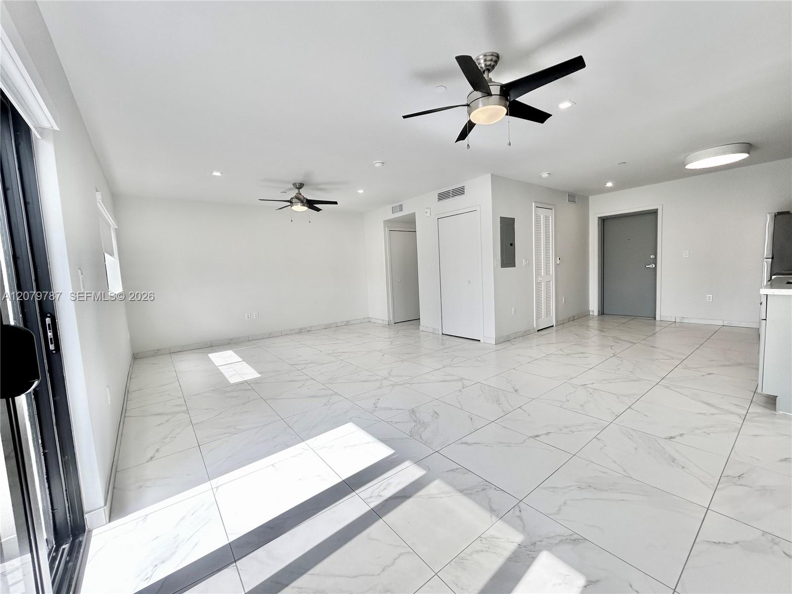 836 Sw 2nd Street 404 Property Photo 5