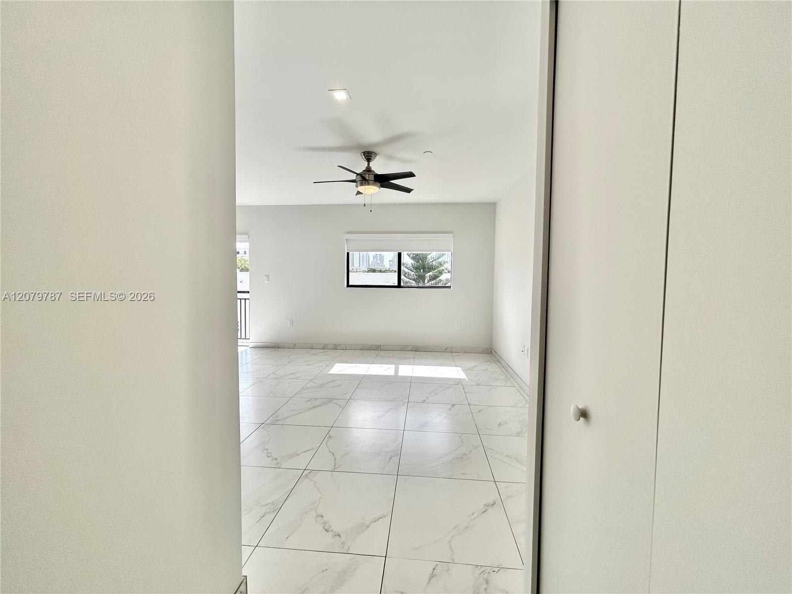 836 Sw 2nd Street 404 Property Photo 8