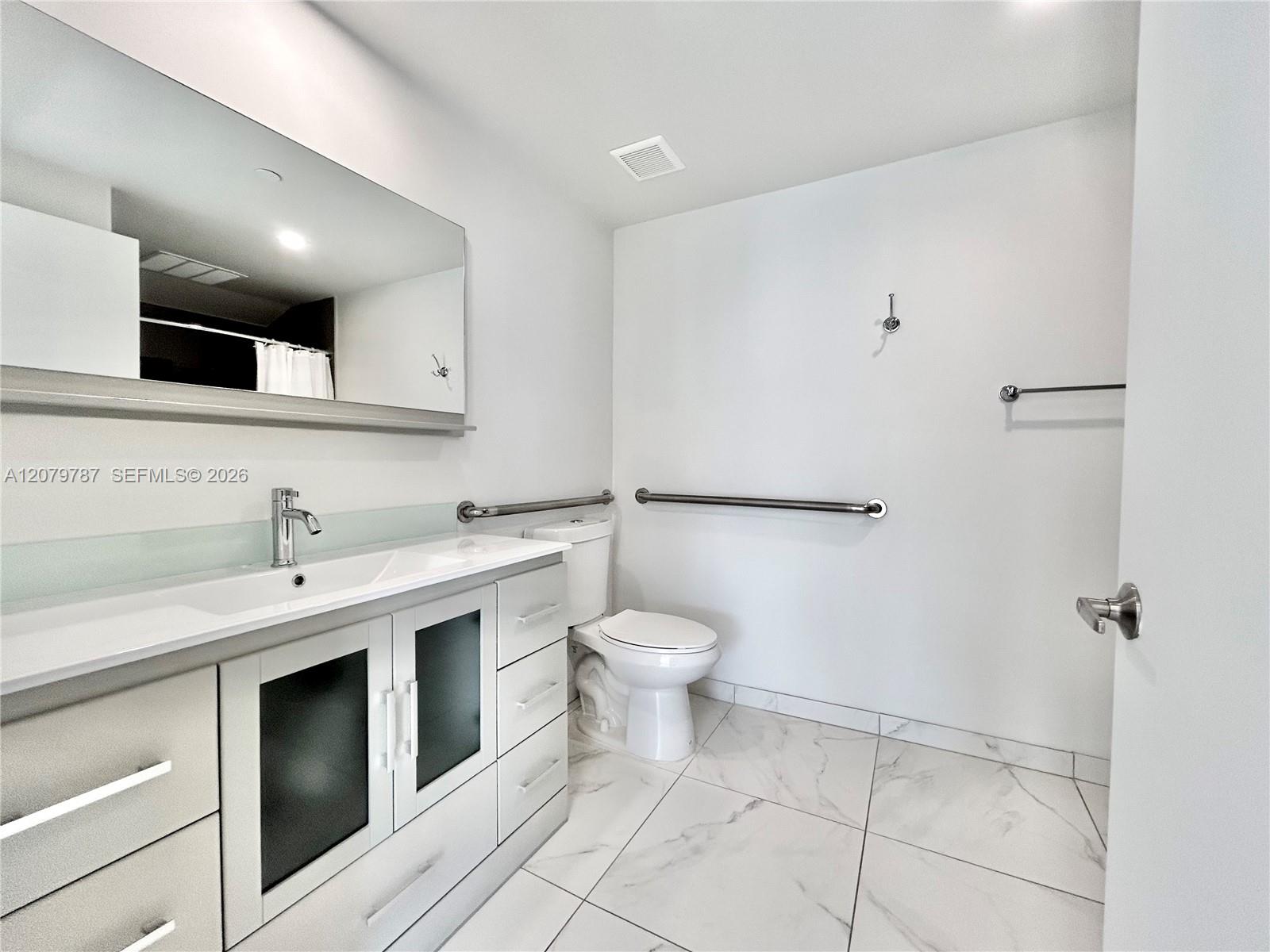 836 Sw 2nd Street 404 Property Photo 10