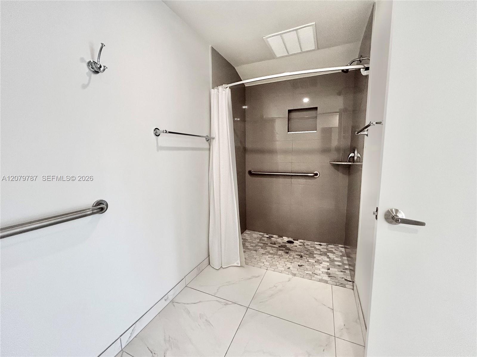 836 Sw 2nd Street 404 Property Photo 11