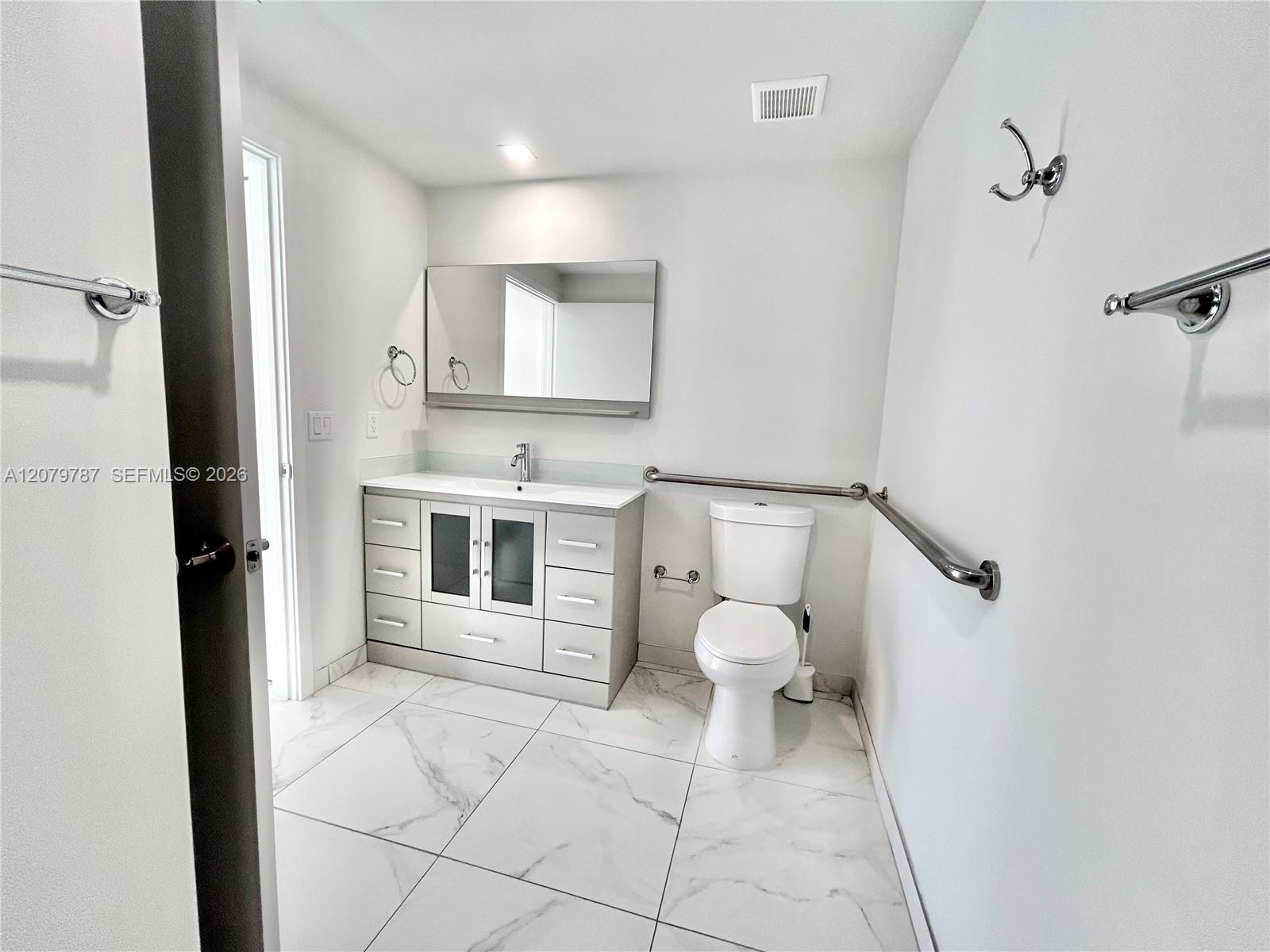 836 Sw 2nd Street 404 Property Photo 12