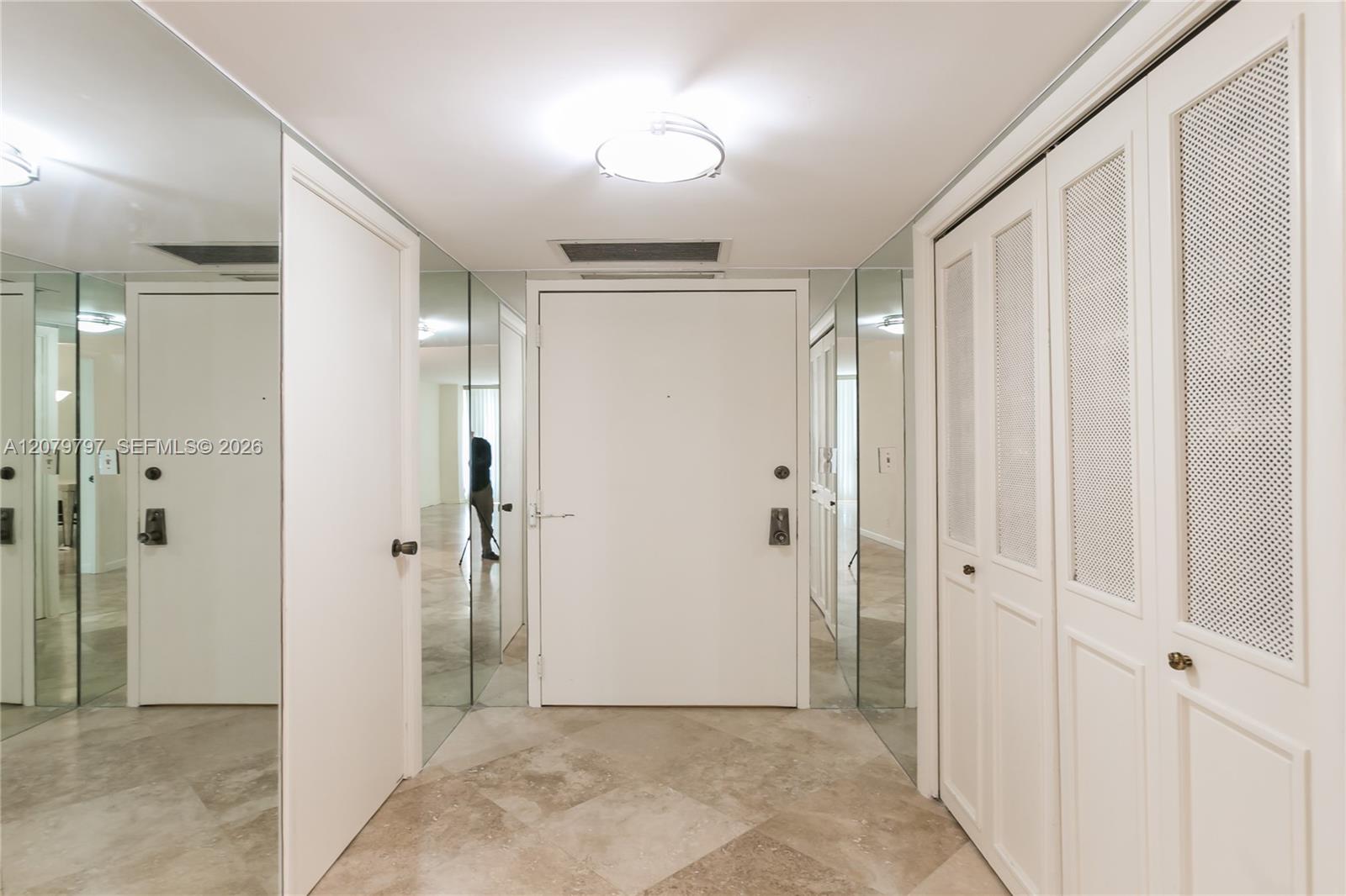 2100 S Ocean Lane 904 Property Photo 3