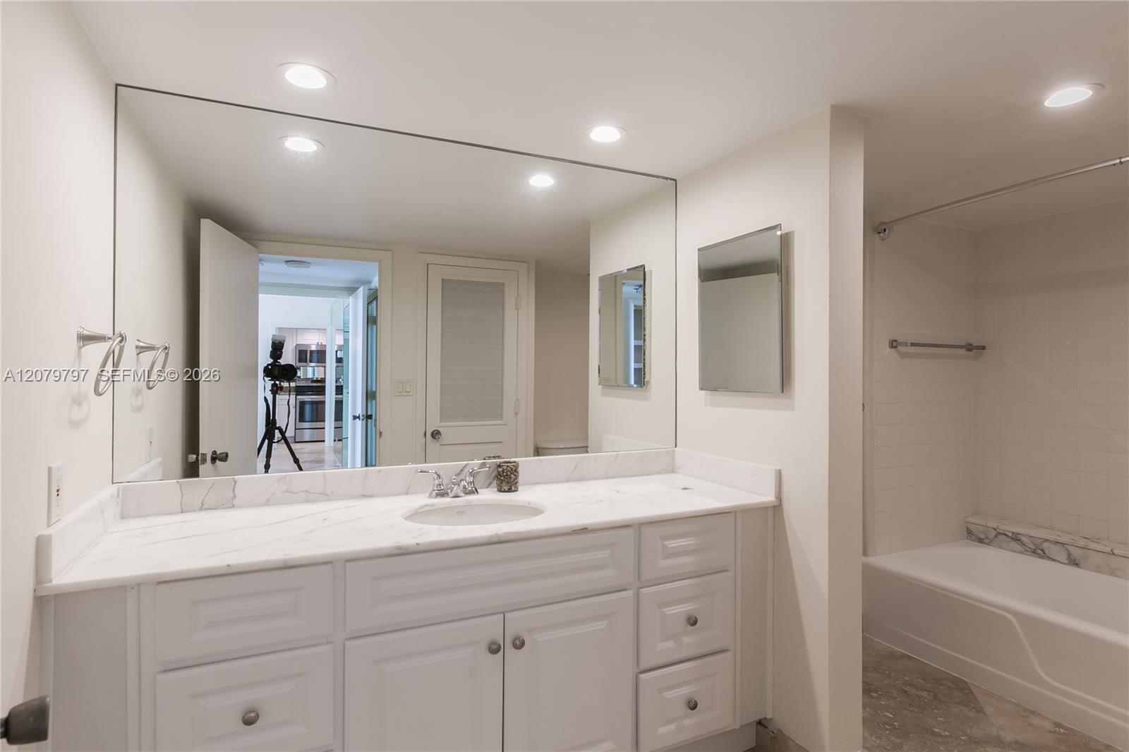 2100 S Ocean Lane 904 Property Photo 8