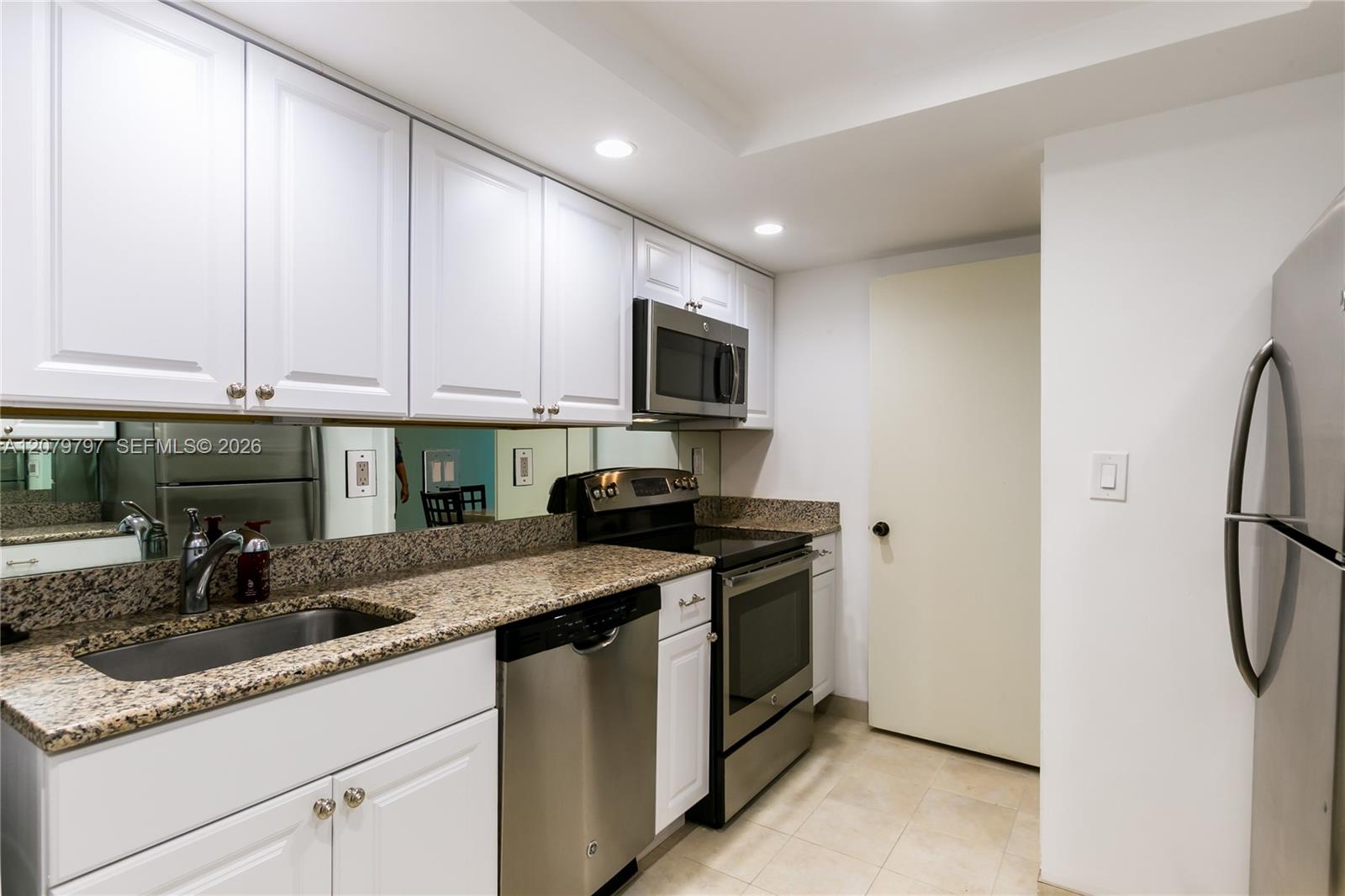 2100 S Ocean Lane 904 Property Photo 11
