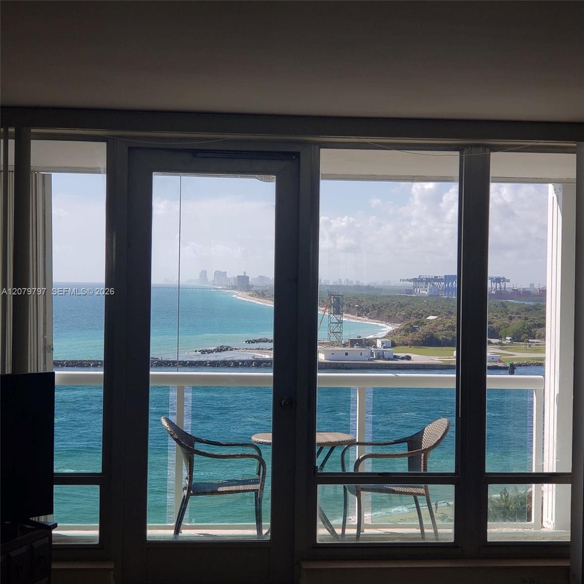 2100 S Ocean Lane 904 Property Photo 24