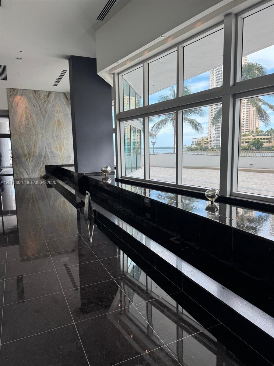325 S Biscayne Boulevard 2914 Property Photo 27