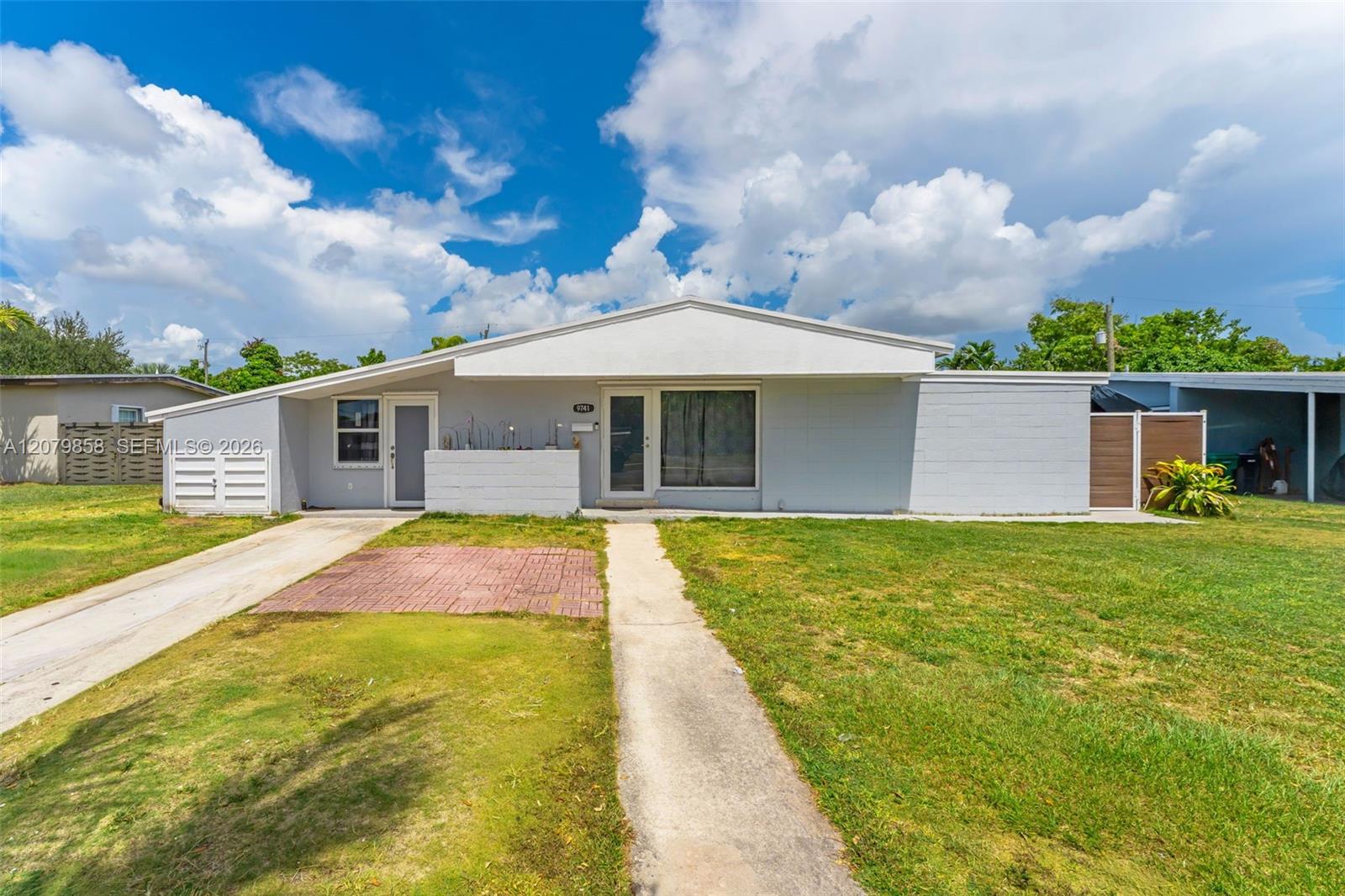 9741 Bahama Drive Property Photo 1