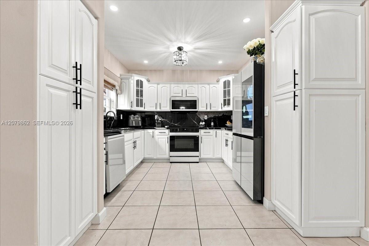 A12079862 Property Photo 6