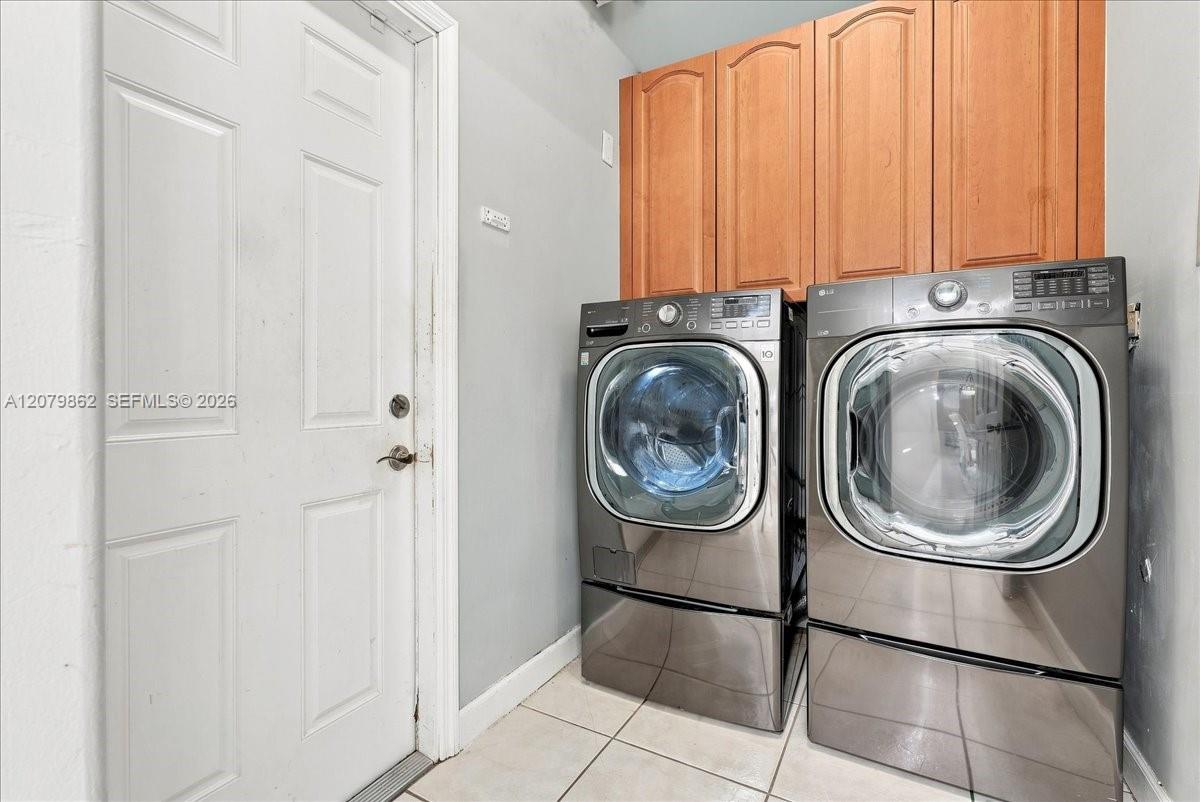 A12079862 Property Photo 25