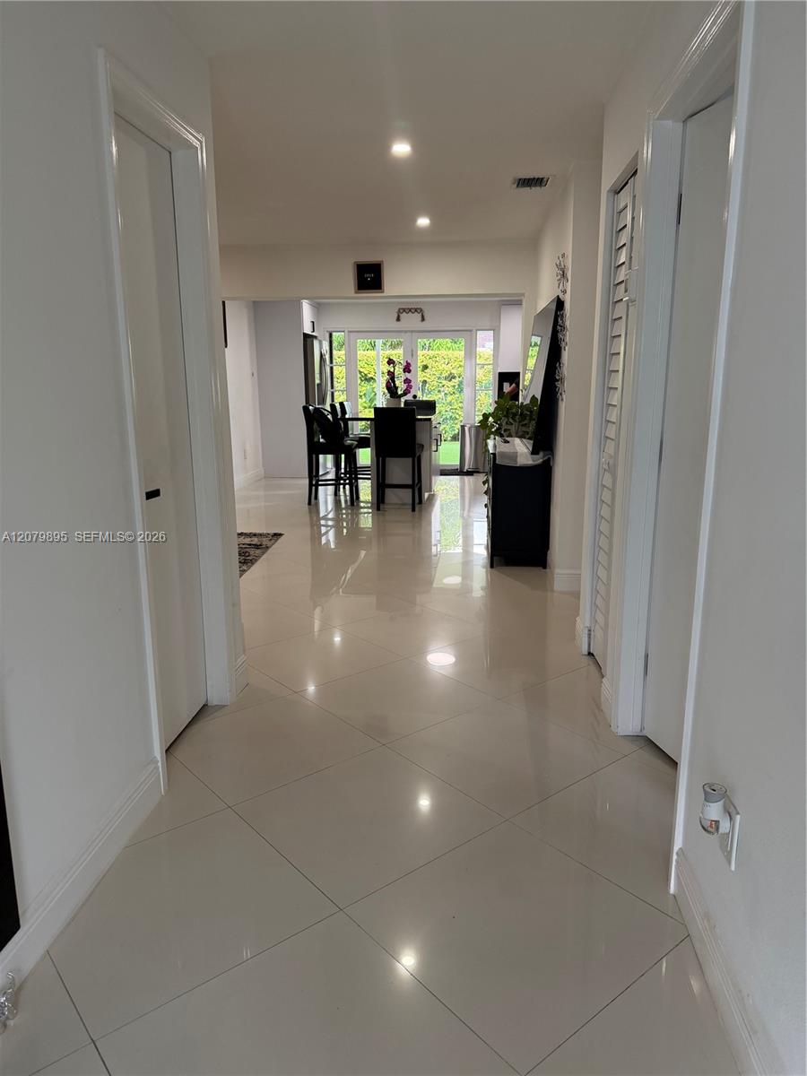 10411 Sw 51st Street Property Photo 8