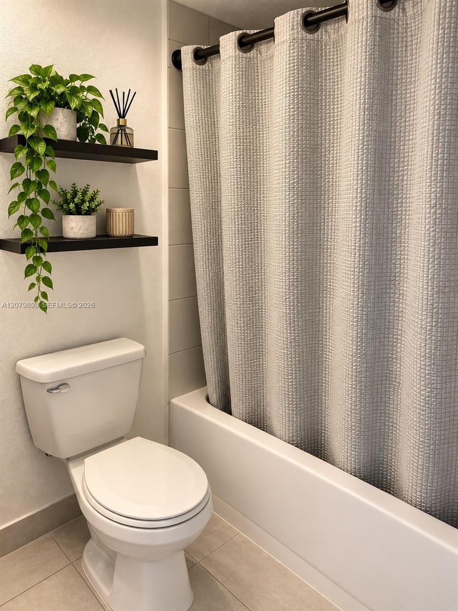 19201 Collins Avenue 748 Property Photo 5