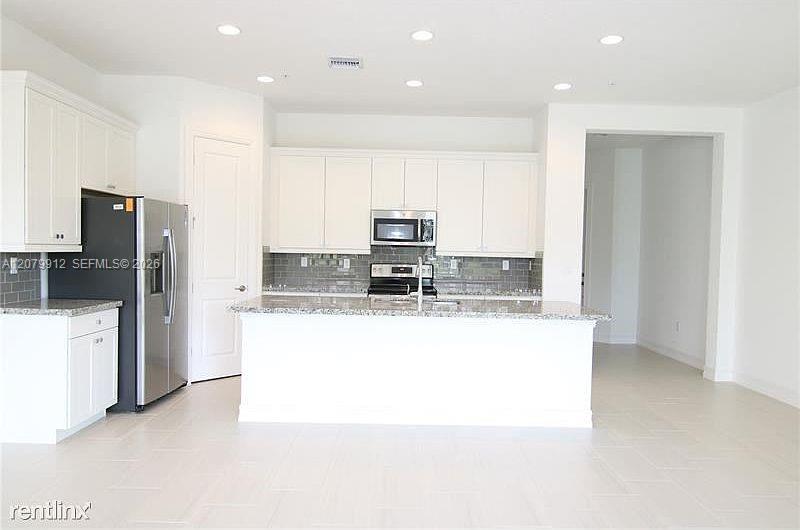 11776 Sw 13th Lane 11776 Property Photo 2