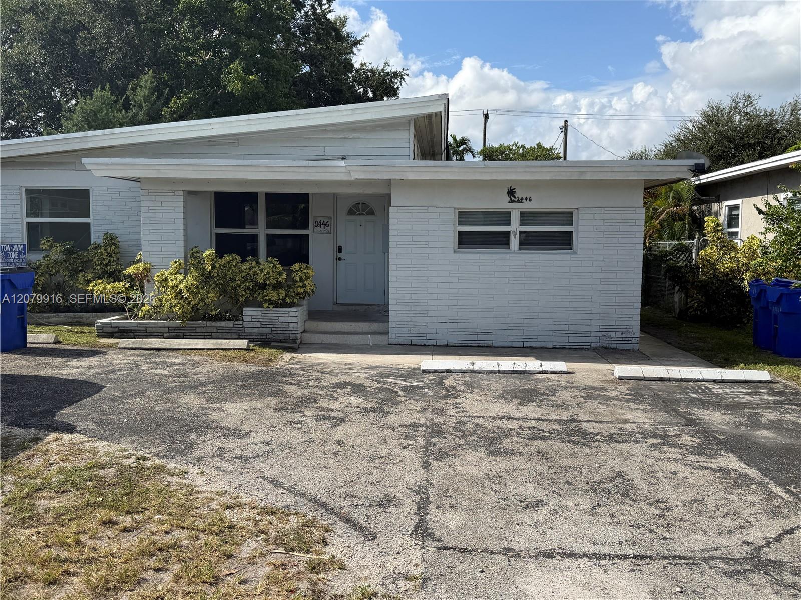2446 Johnson Street Property Photo 1