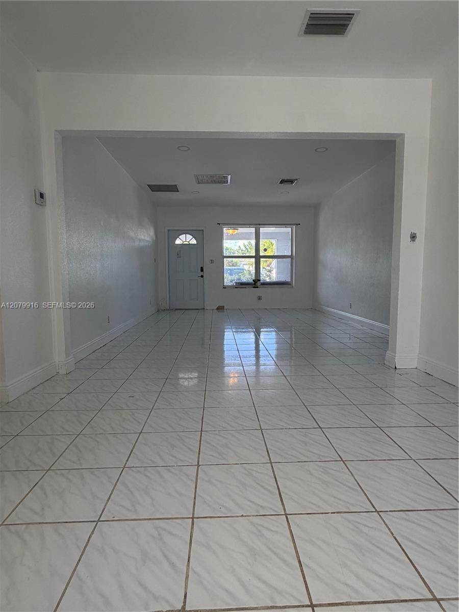 2446 Johnson Street Property Photo 5