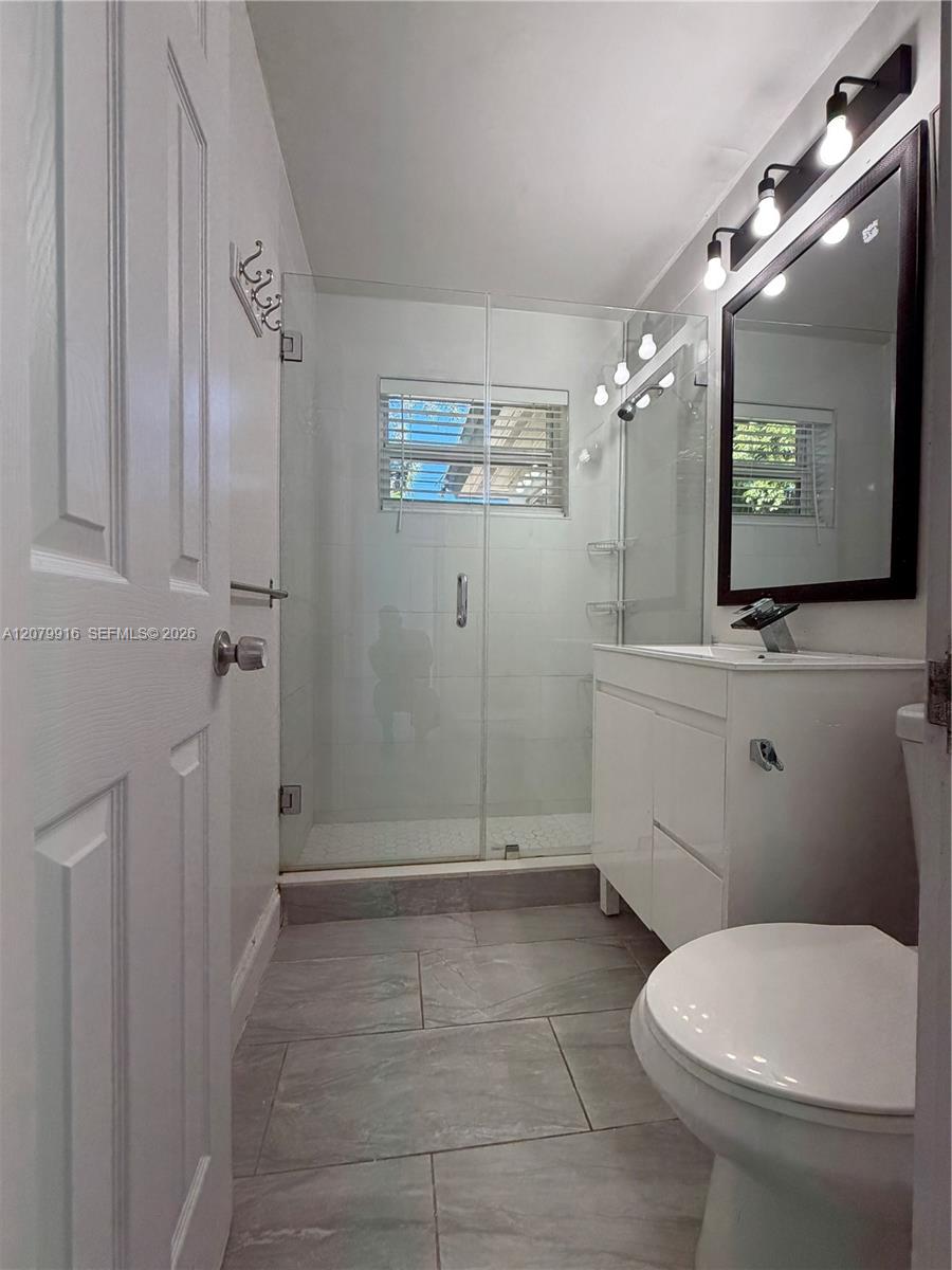 2446 Johnson Street Property Photo 12