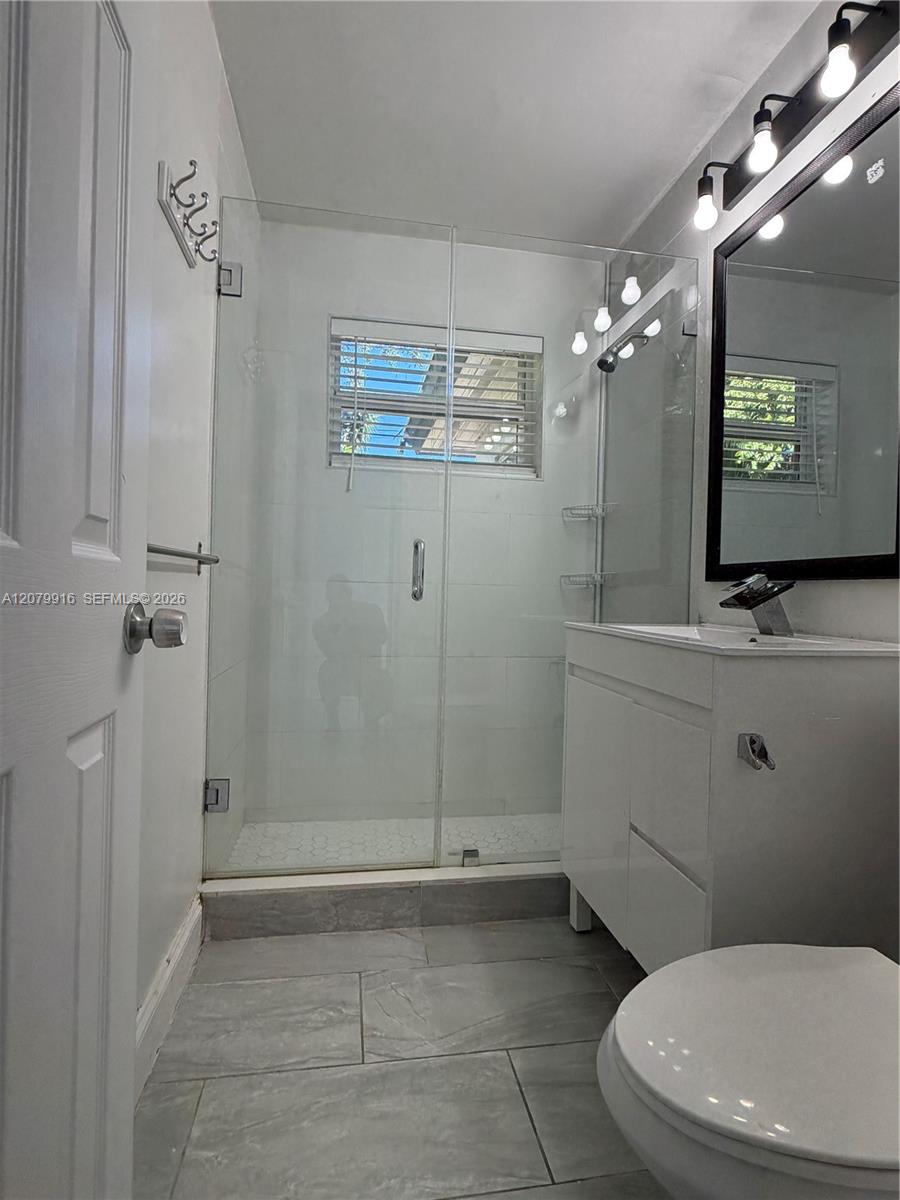 2446 Johnson Street Property Photo 13