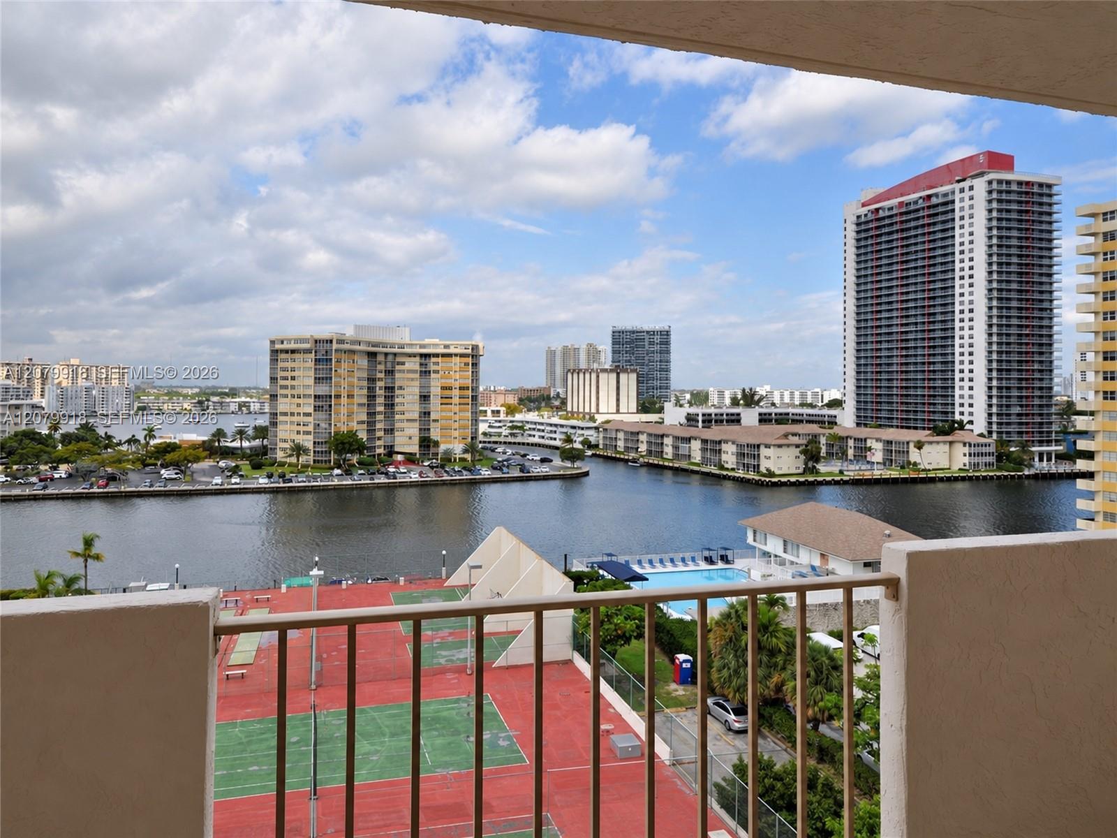 1865 S Ocean Drive 9I Property Photo 1