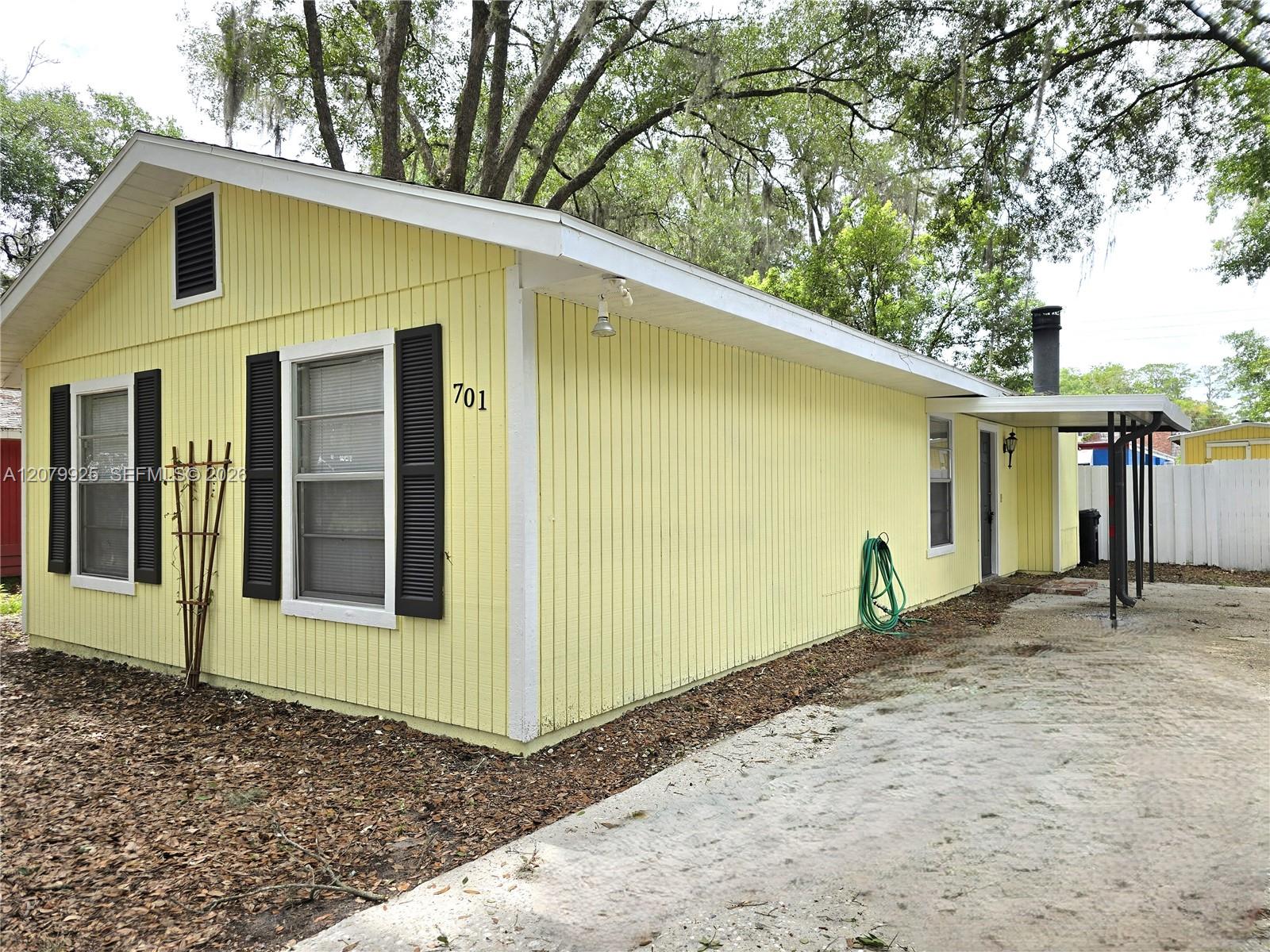 701 Nw 24th Avenue Property Photo 1