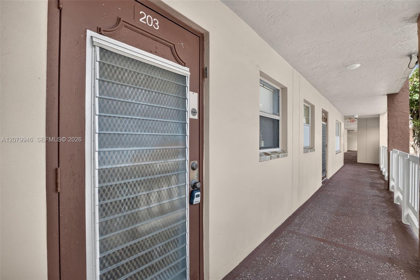 9261 Sunrise Lakes Boulevard 203 Property Photo 5