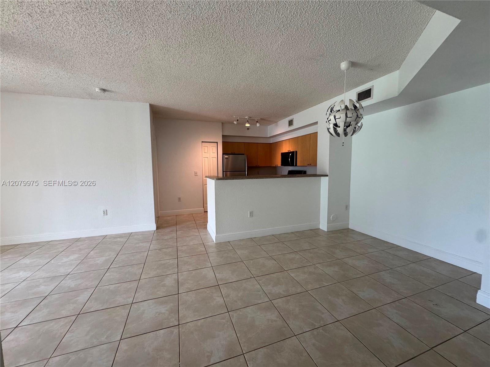 7920 N Nob Hill Road 103 Property Photo 8