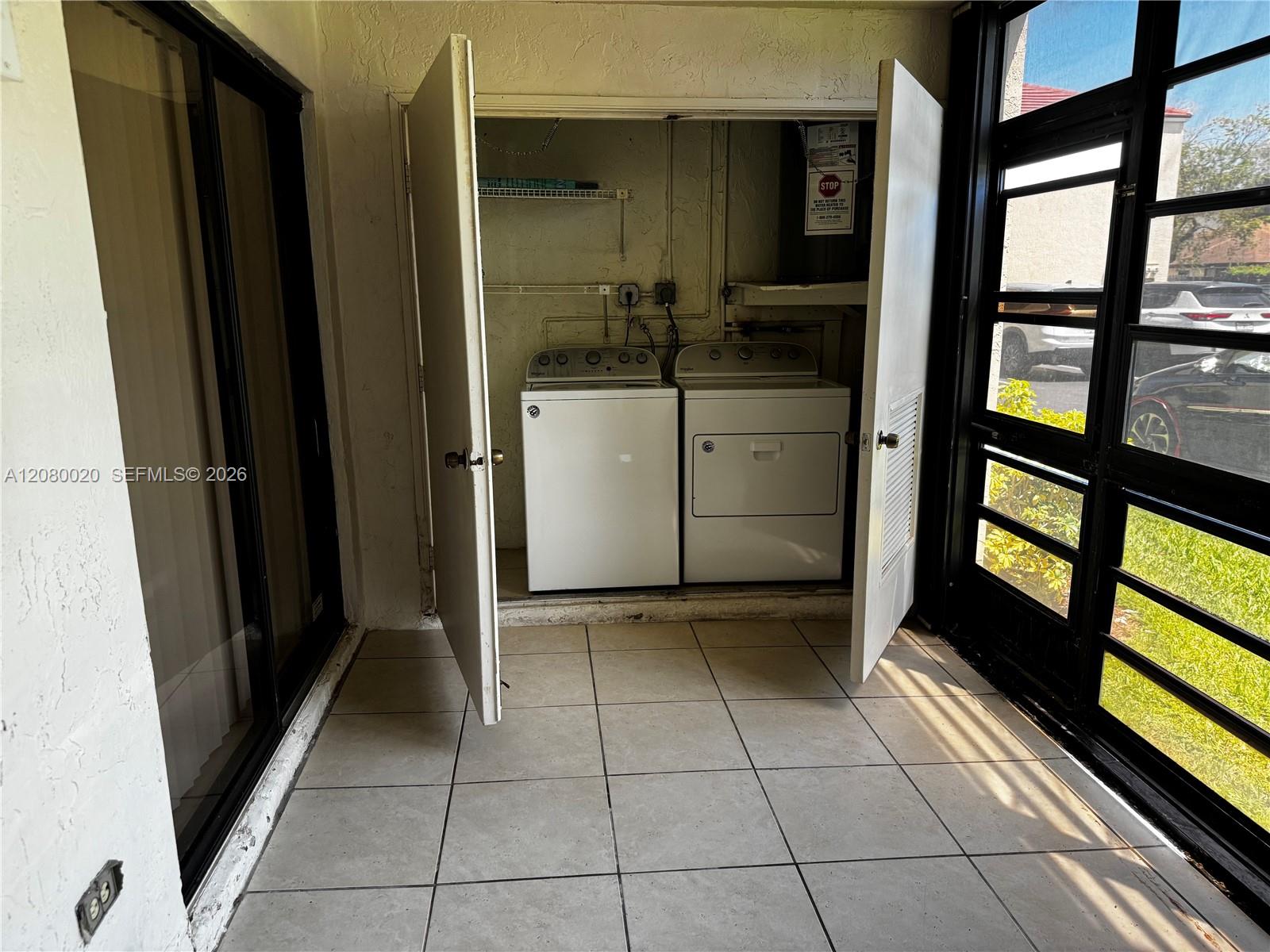 A12080020 Property Photo 4