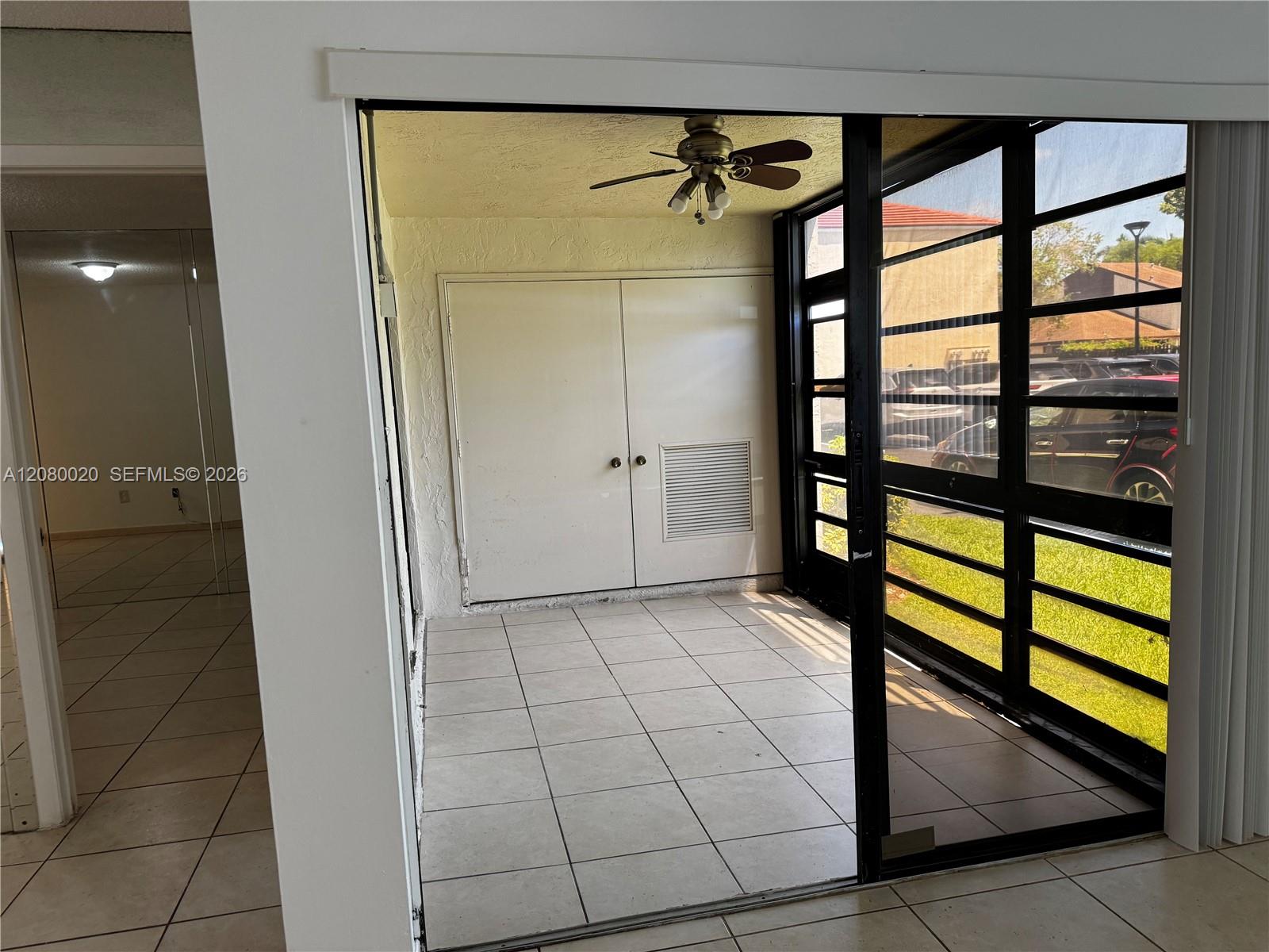 A12080020 Property Photo 5
