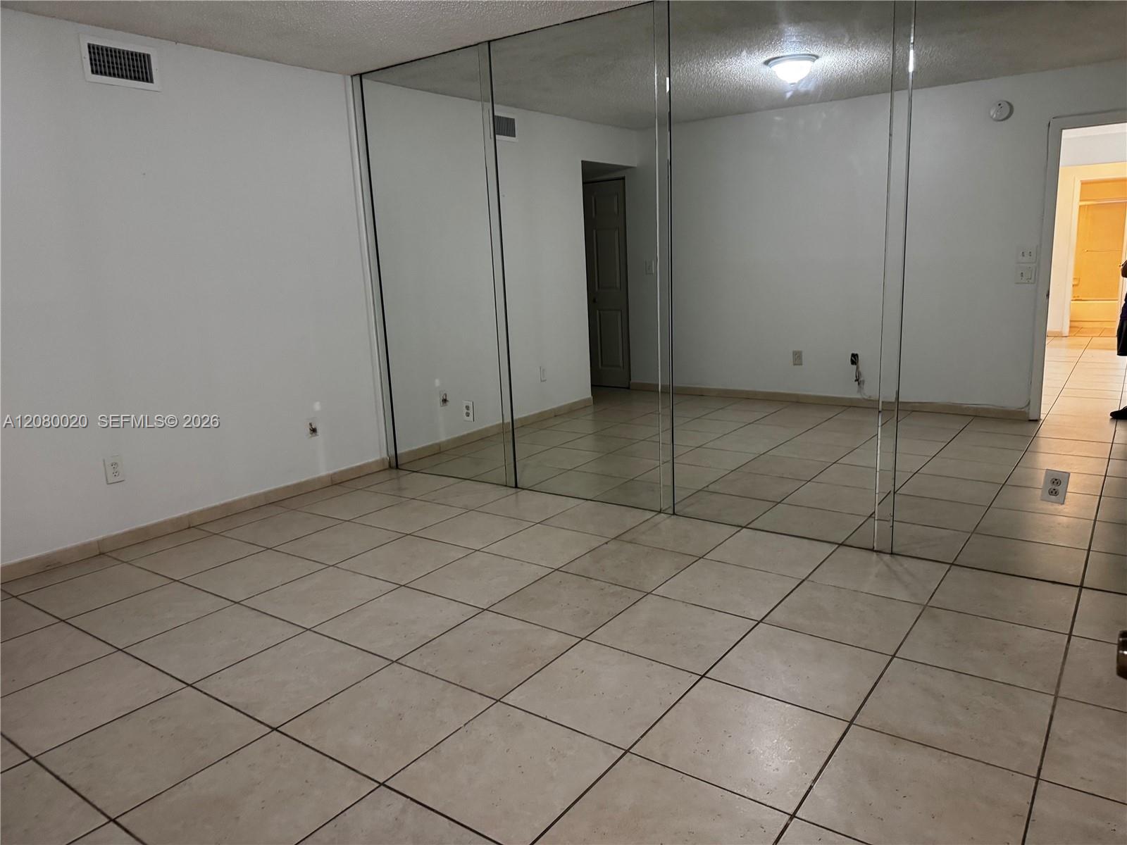 A12080020 Property Photo 7