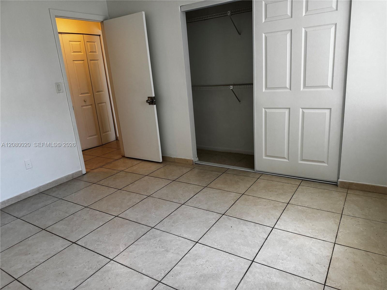 A12080020 Property Photo 13
