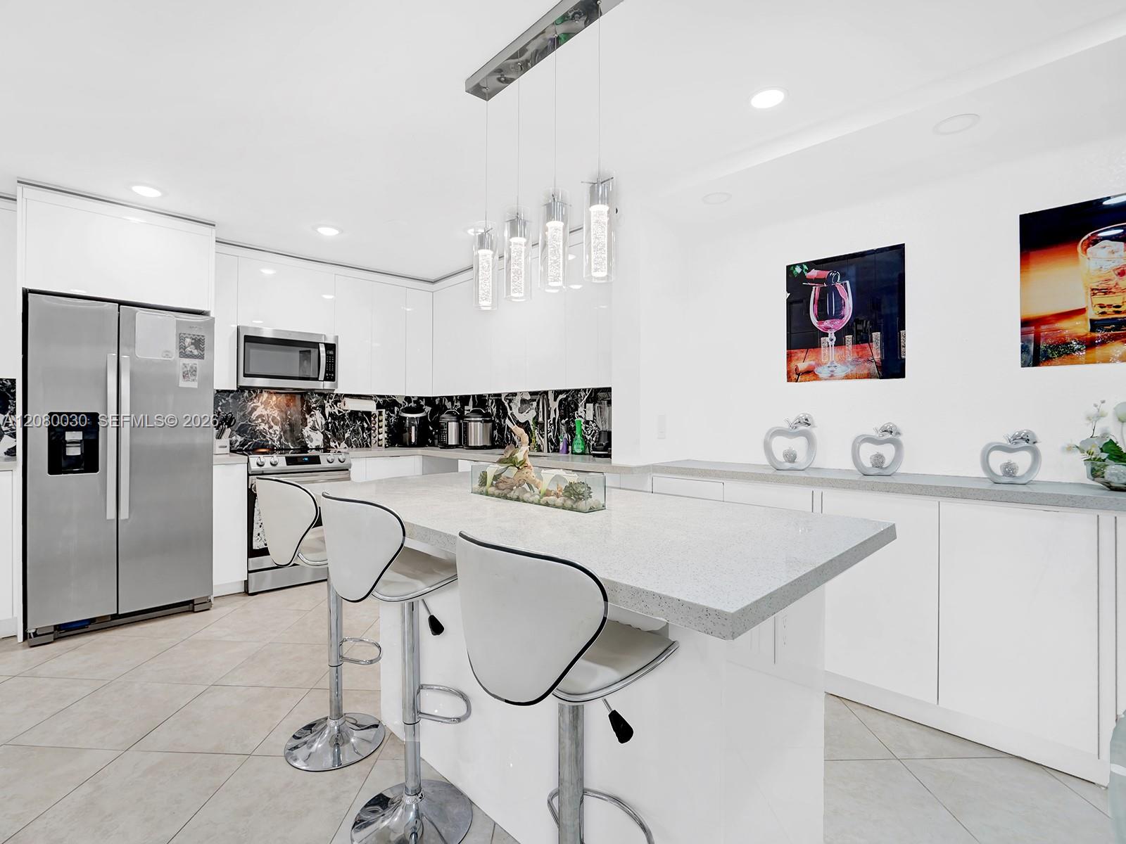 A12080030 Property Photo 1
