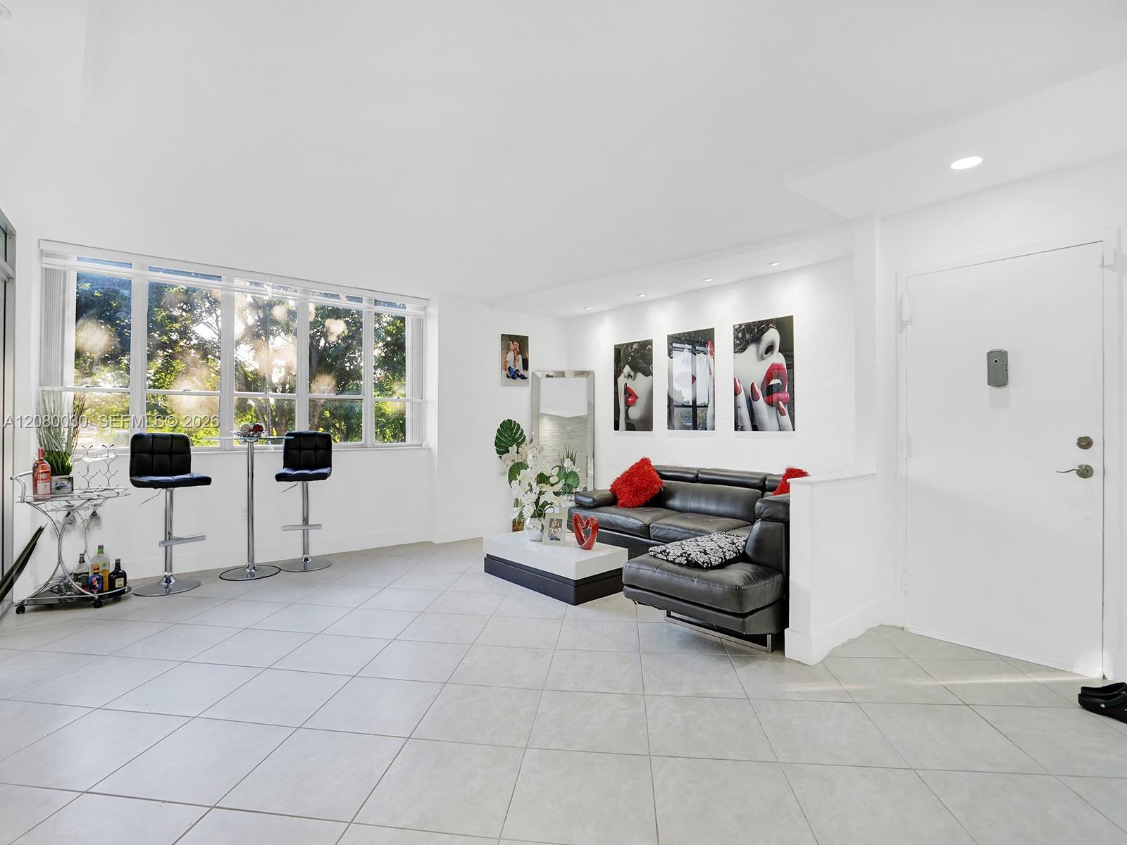 A12080030 Property Photo 6