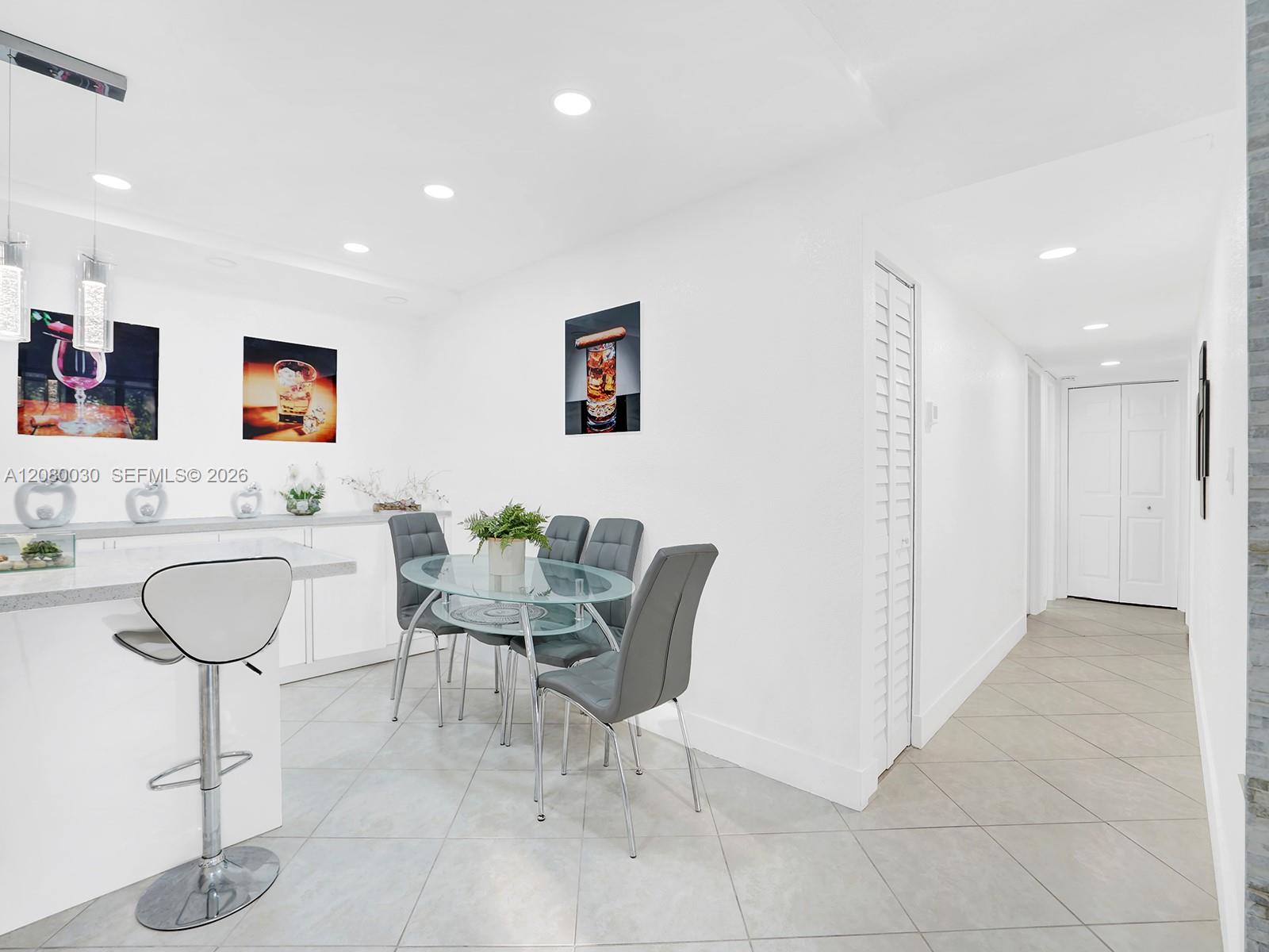 A12080030 Property Photo 8