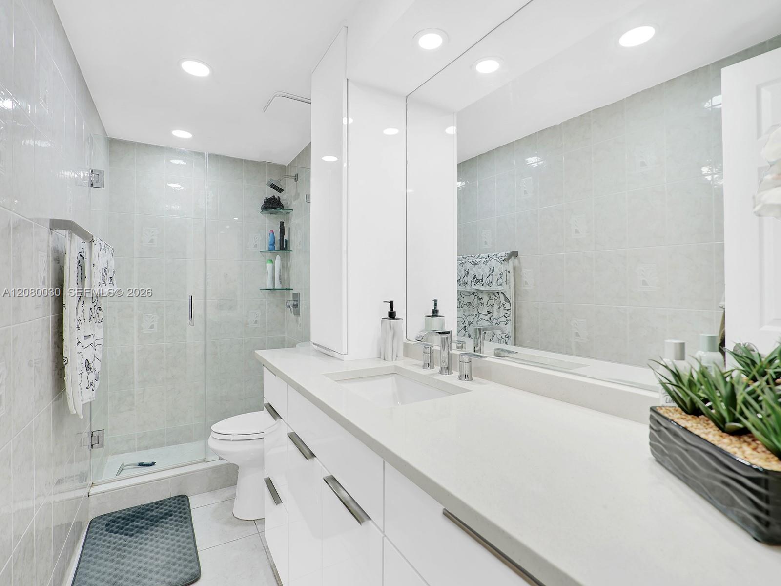 A12080030 Property Photo 10