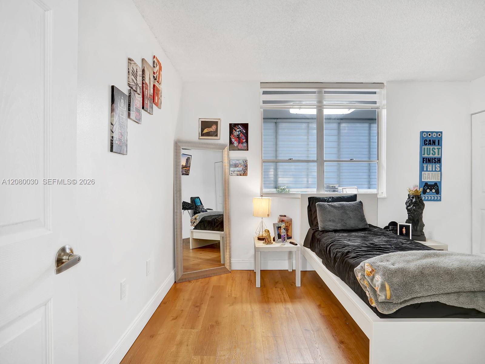 A12080030 Property Photo 21