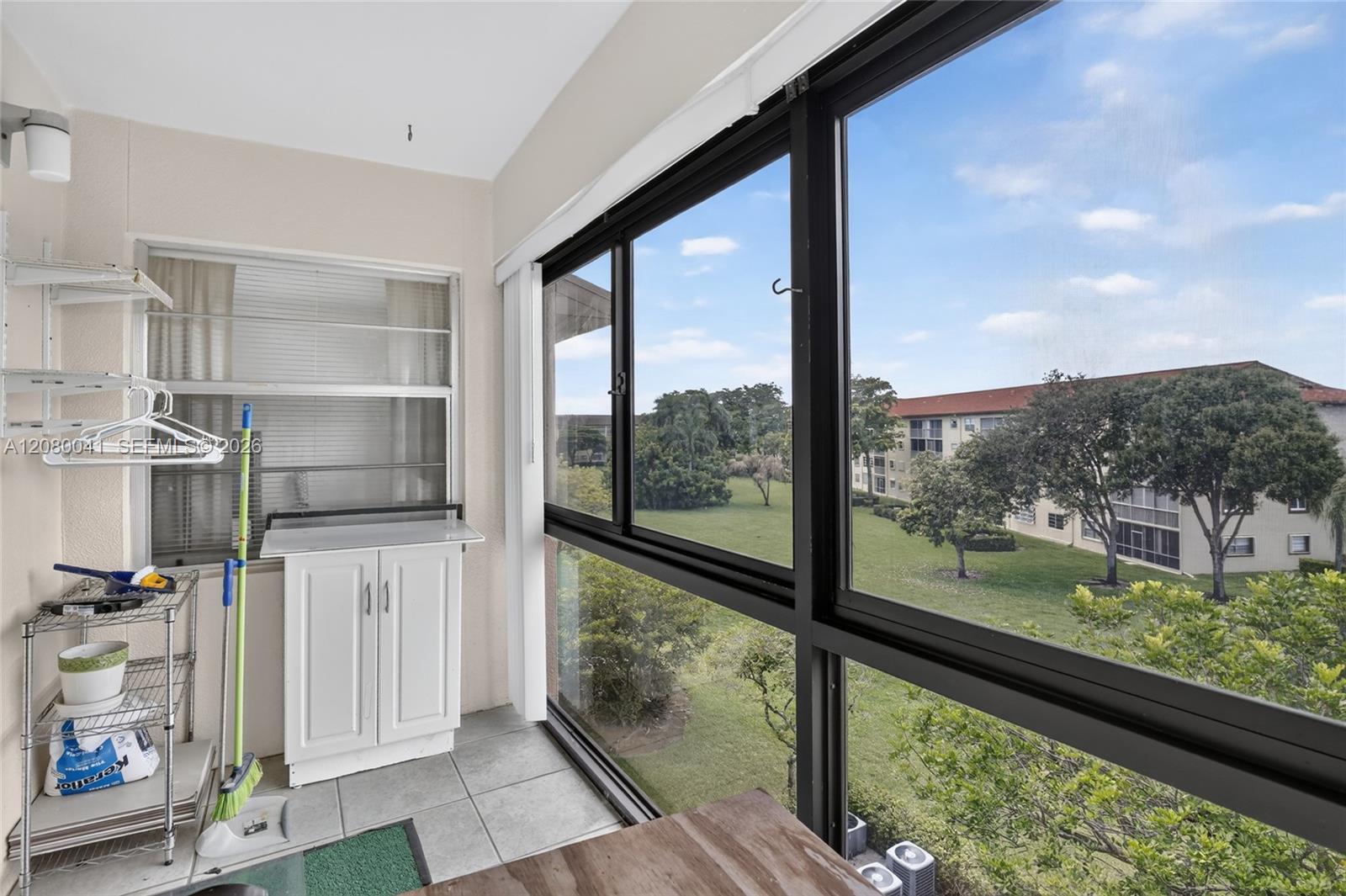 A12080041 Property Photo 2