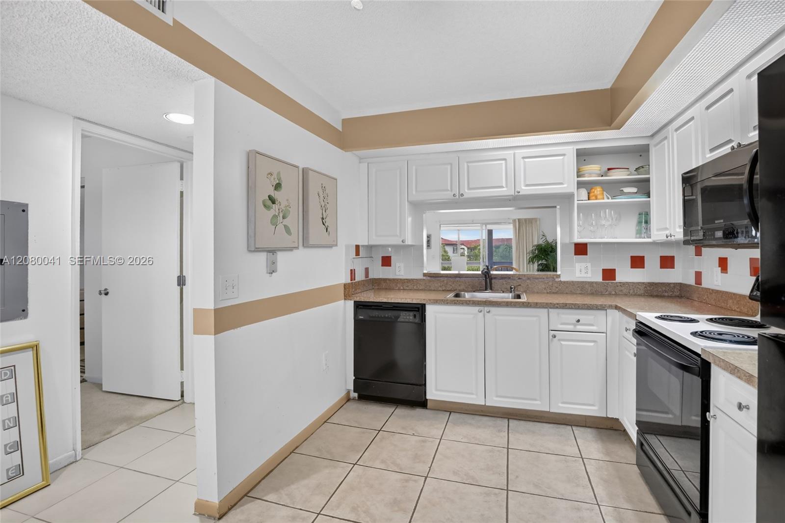 A12080041 Property Photo 5