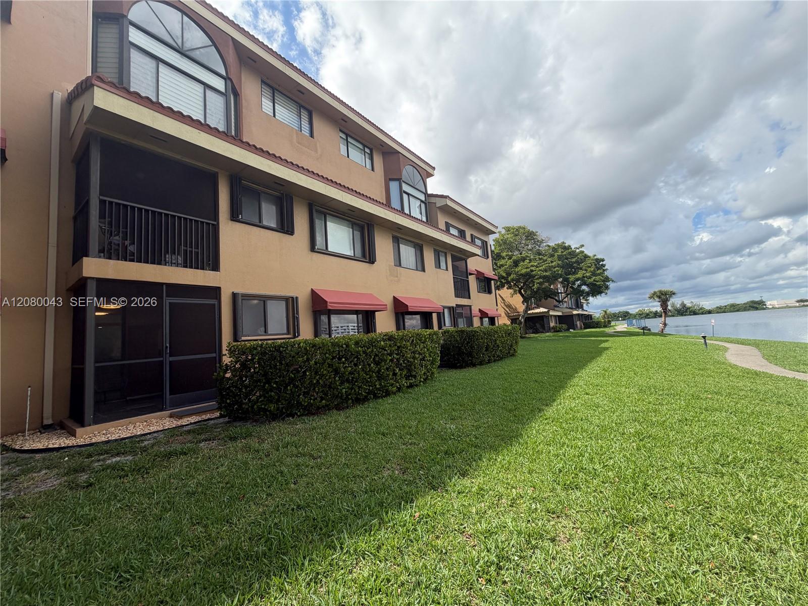 15535 N Miami Lakeway N 107 Property Photo 4