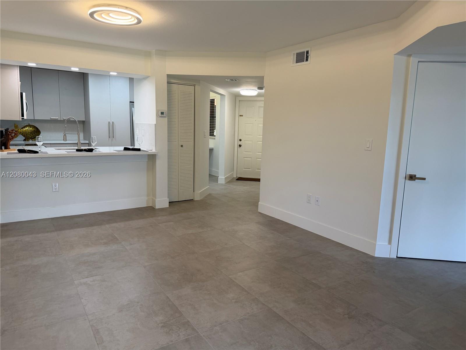 15535 N Miami Lakeway N 107 Property Photo 5