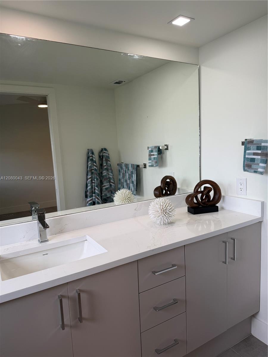 15535 N Miami Lakeway N 107 Property Photo 25