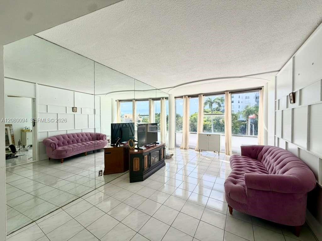 A12080094 Property Photo 3