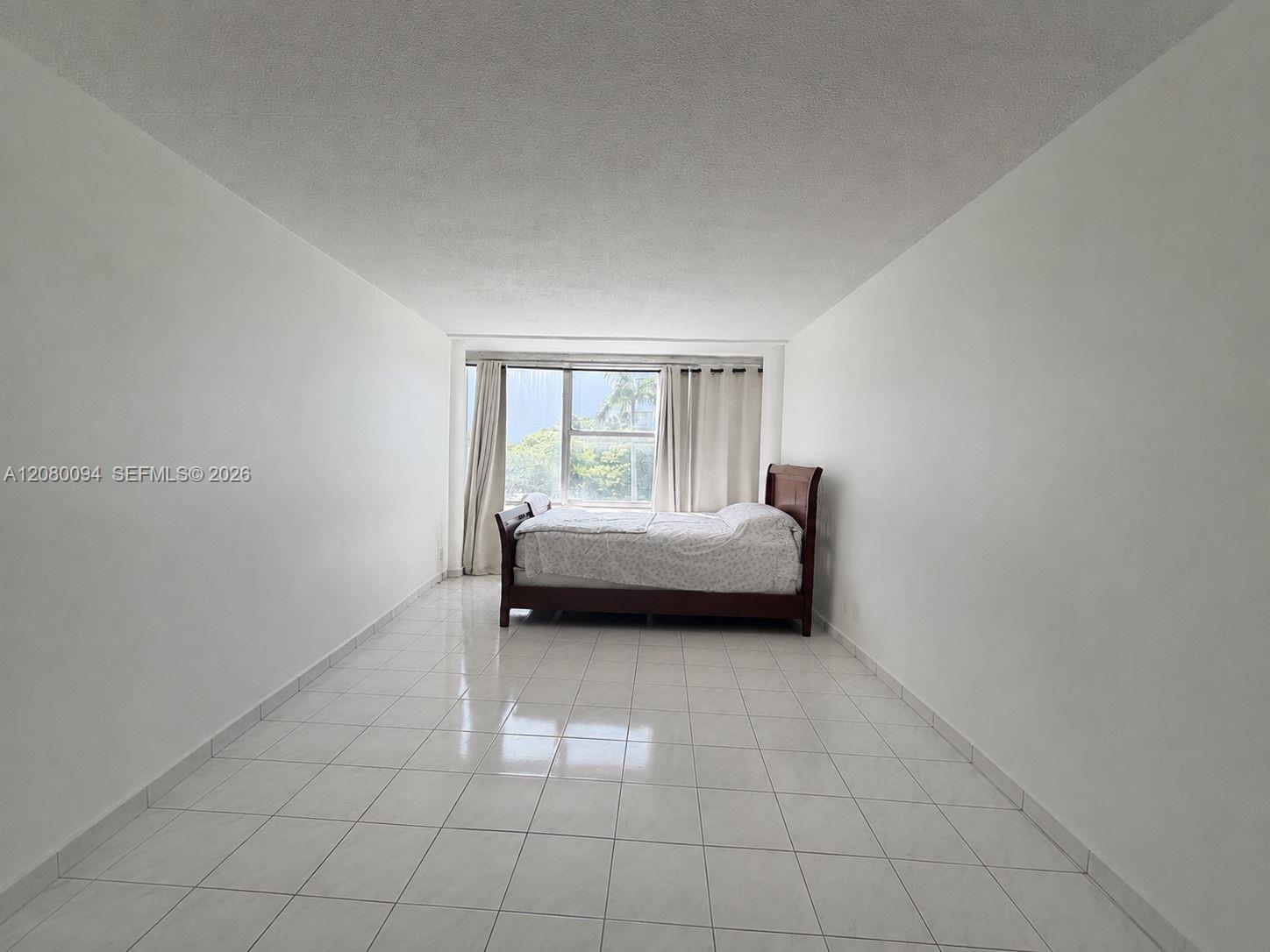 A12080094 Property Photo 7