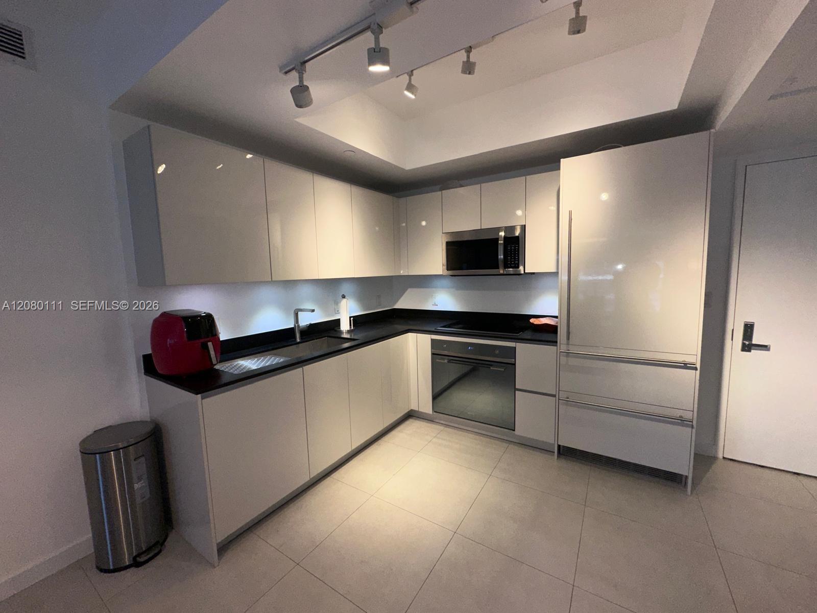 1010 Brickell Avenue 4507 Property Photo 6