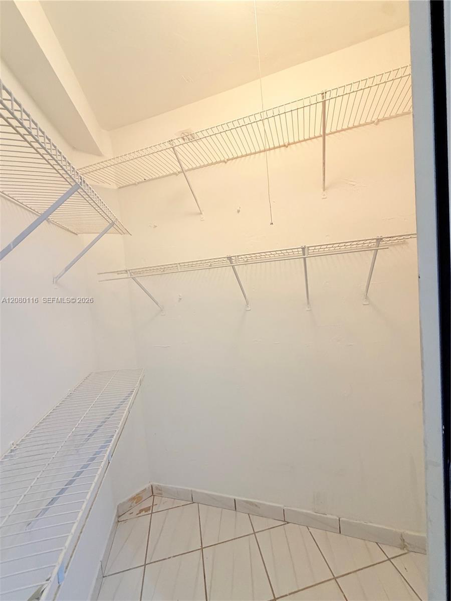 A12080116 Property Photo 6