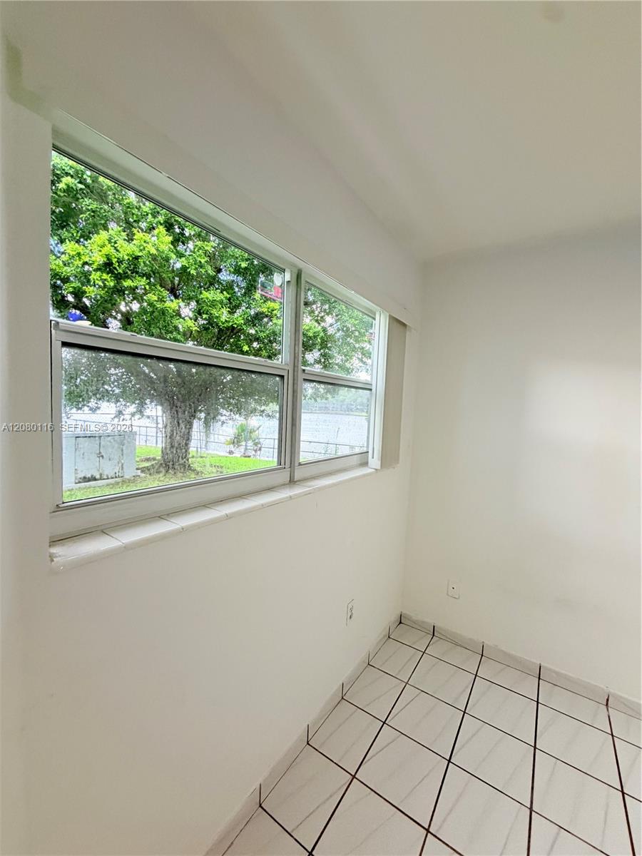 A12080116 Property Photo 7