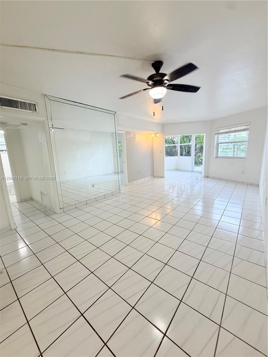 A12080116 Property Photo 10