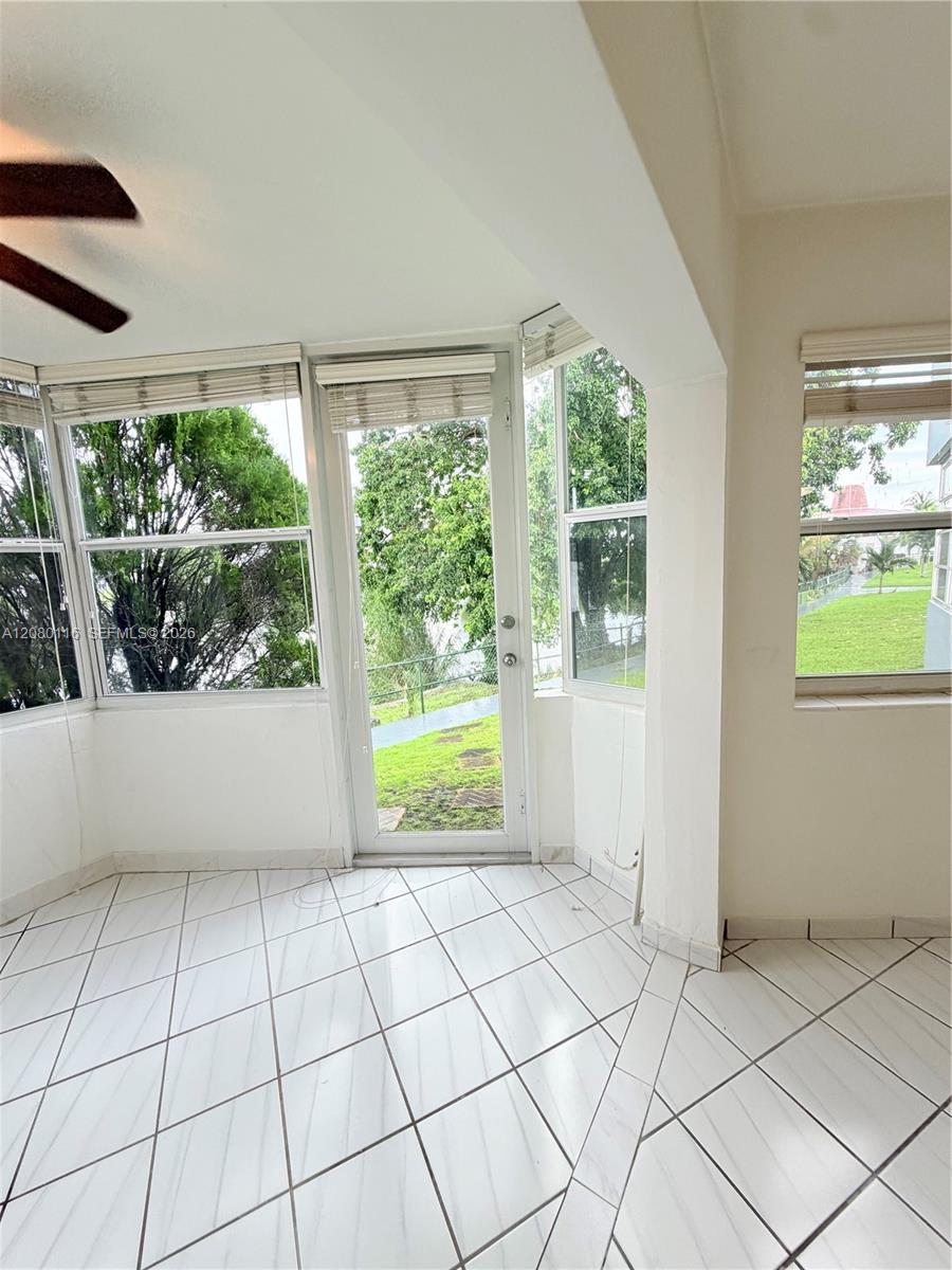 A12080116 Property Photo 11